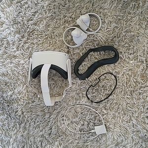 Oculus quest 2 64gb with controllers